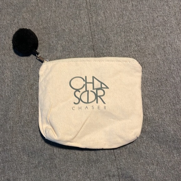 Chaser zip pouch, NWOT - Picture 2 of 5